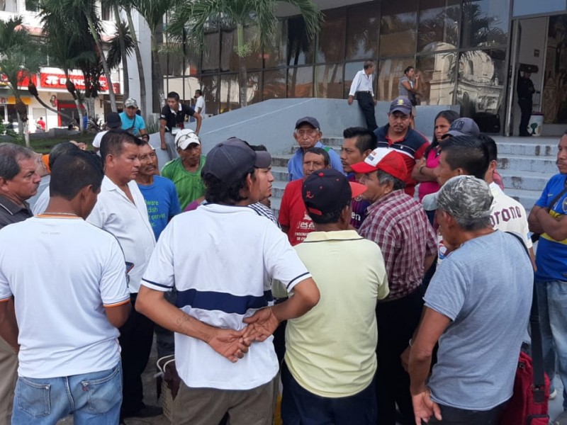 Protestan recolectores, por clausura de centro de transbordo