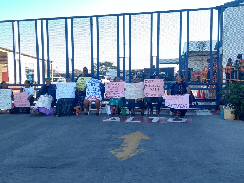 Protestan Taberneras en Juchitán