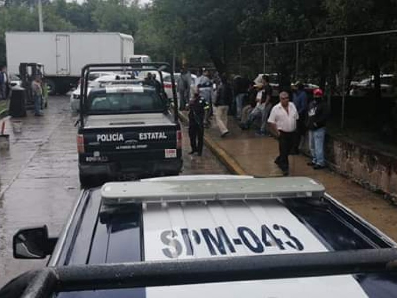 Protestan taxistas contra FGJEM en Tenancingo