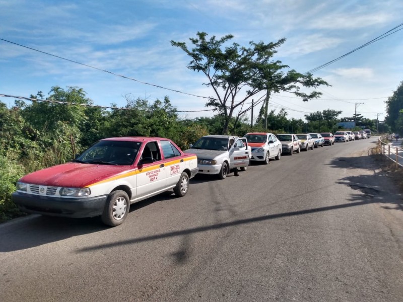 Protestan taxistas en Unión Hidalgo por disputa de pasaje