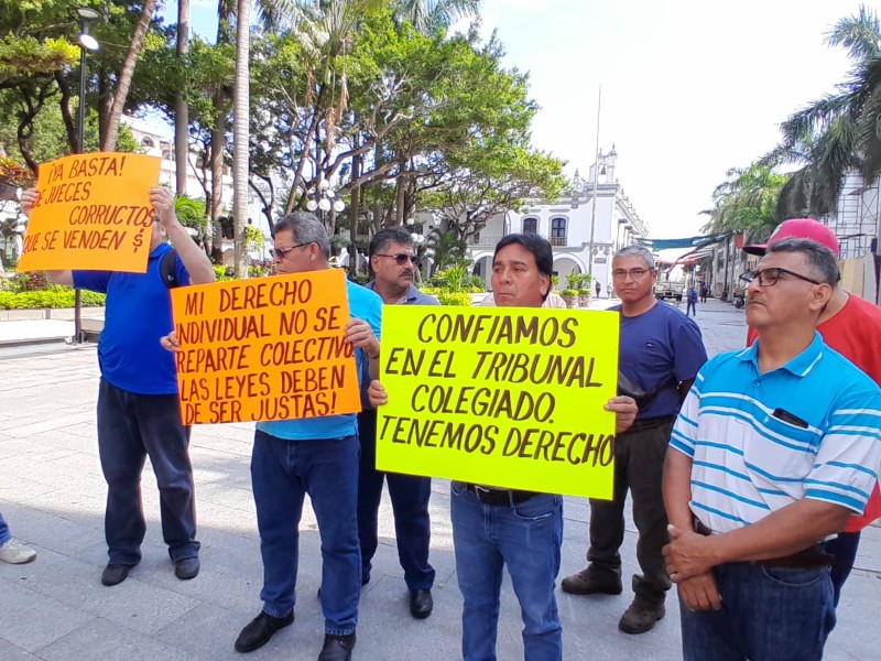 Protestan trabajadores de ingenio 