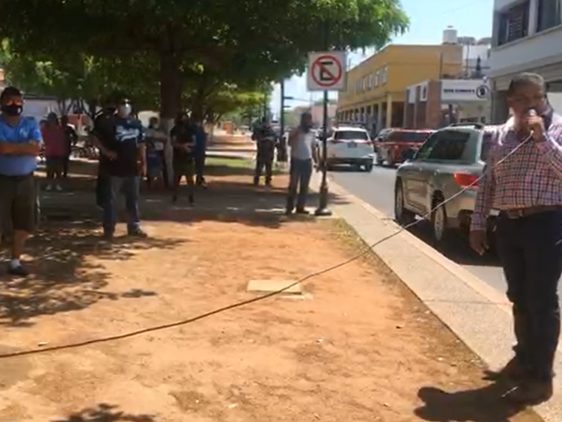 Protestan trabajadores del Ayuntamiento de Hermosillo para que los jubilen