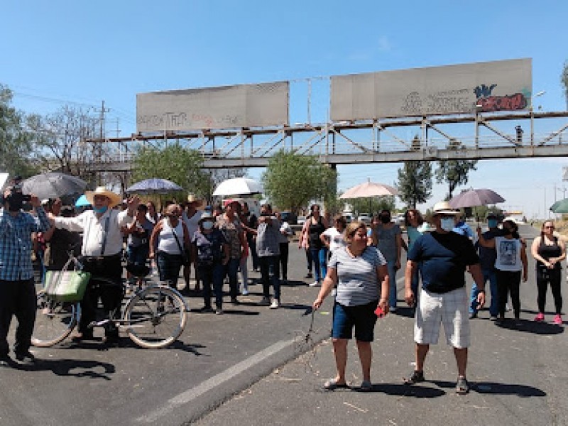Protestan vecinos de Rancho Alegre por desabasto de agua