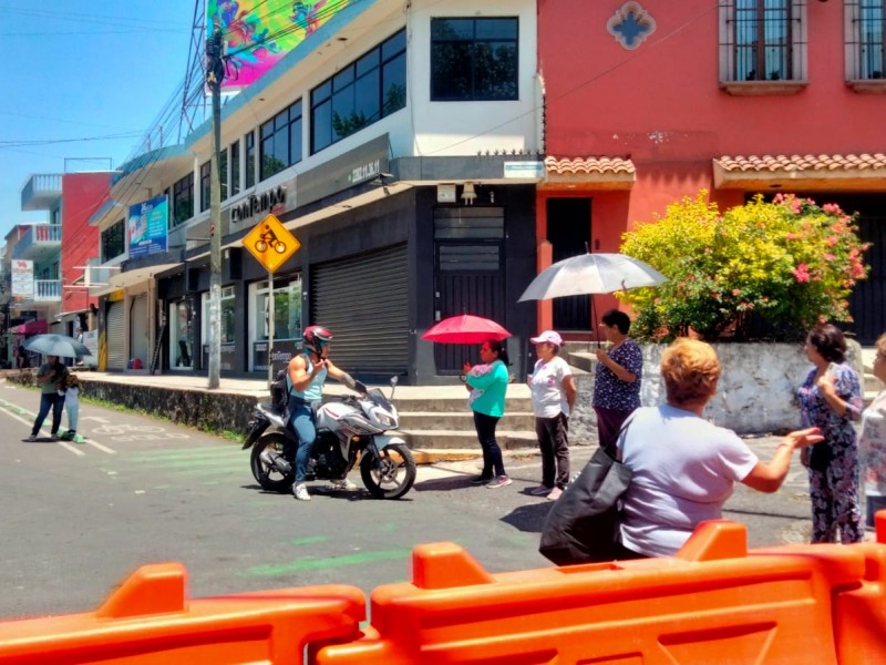 Protestan y bloquean avenida Ruiz Cortines por falta de agua