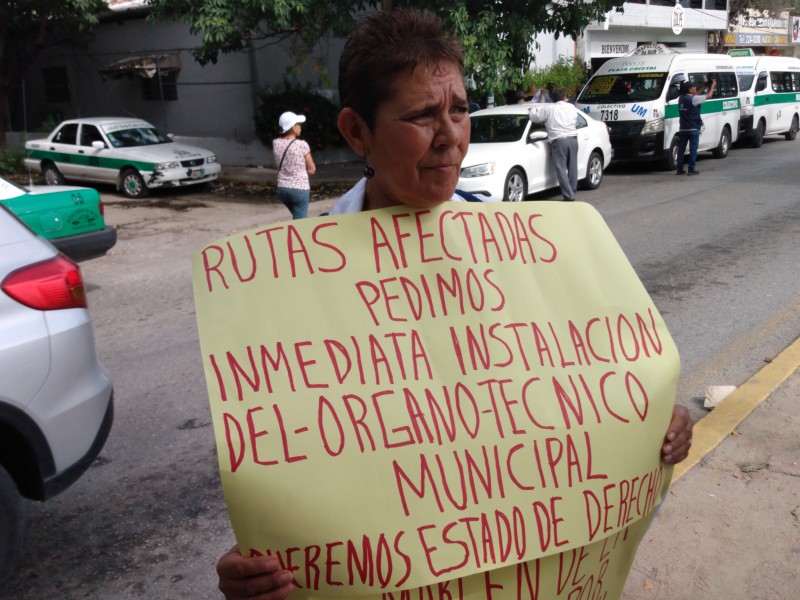 Protestan concesionarios del transporte en Chiapas
