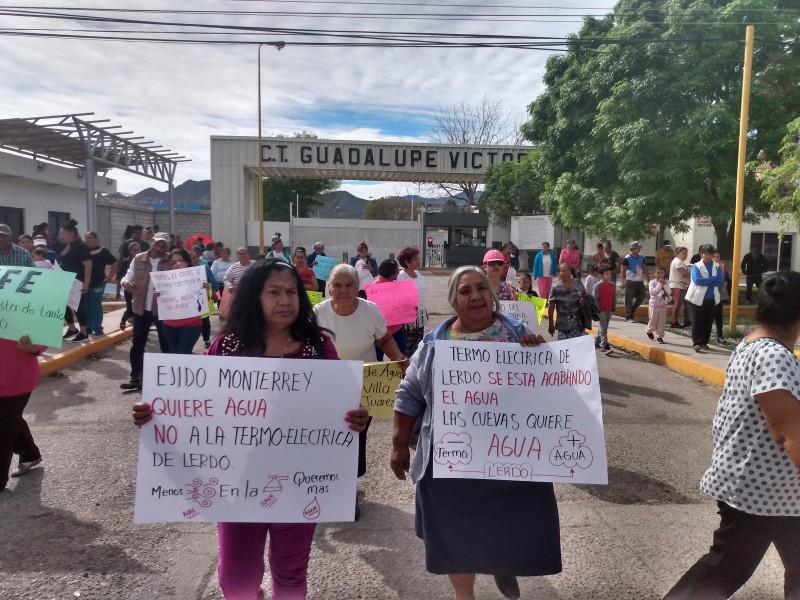 Protestas contra termoeléctrica por sobreexplotación de agua potable