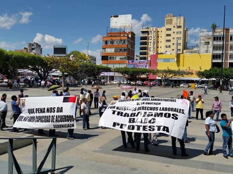 Protestas de trabajadores de la Unicach