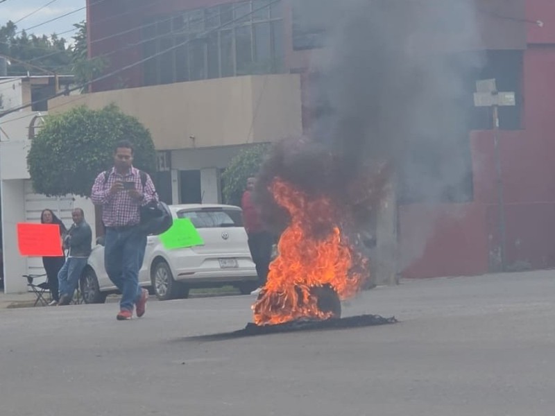 Protestas del personal educativo del PAEE, paralizan calles de la capital Oaxaqueña