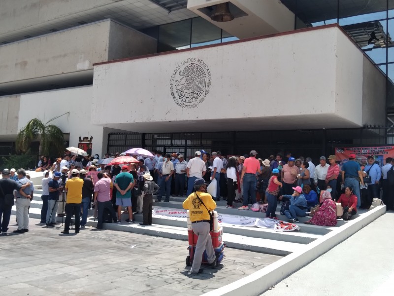 Protestas no ceden pese a intenso calor en Chiapas