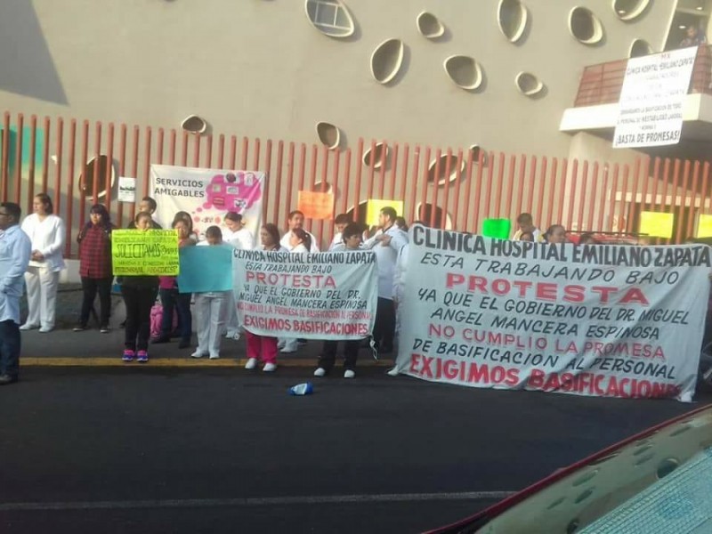 Protestas y bloqueos complican tránsito vehicular