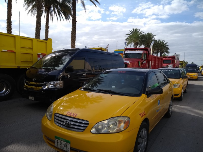 Protestastan transportistas en el Congreso del Estado