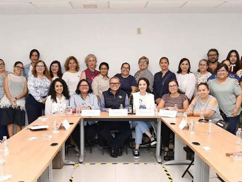 Proyecta Unach labor de las mujeres en la ciencia