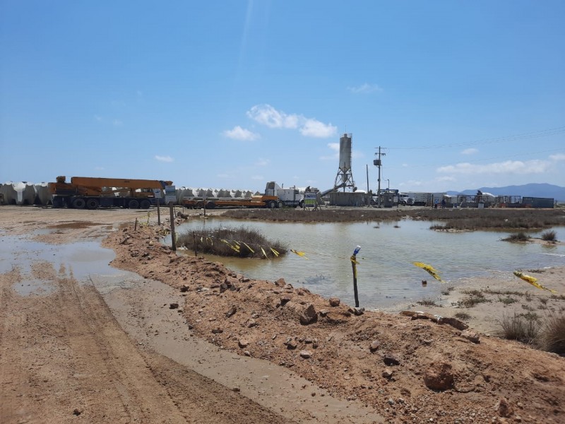 Proyecto rompeolas afectado por el fenómeno mar de fondo