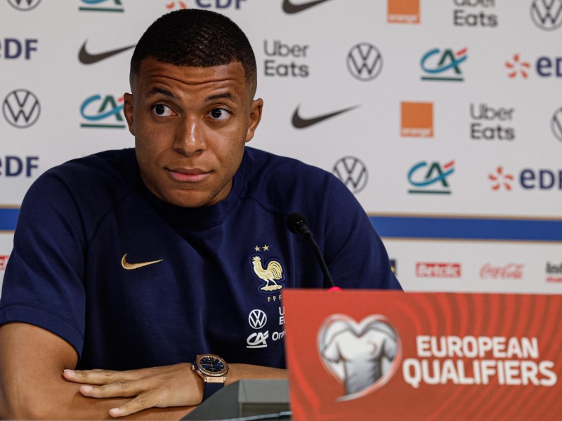 PSG mantiene presión sobre Mbappé