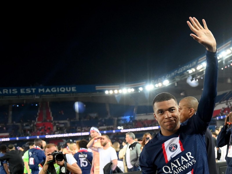 PSG recibe oferta récord de Al-Hilal por Mbappé