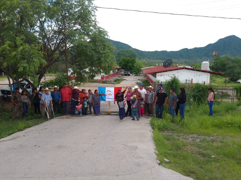 Pueblo Guarijío toma oficinas del INPI, San Bernardo, por incumplimiento de justicia