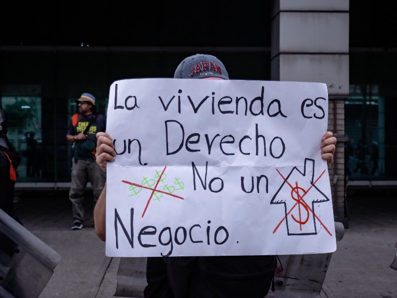 Pueblos originarios marchan contra la gentrificación en CDMX