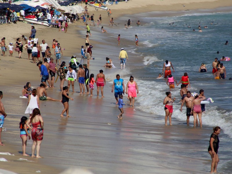 Puente vacacional deja en Acapulco más de 189 mdp