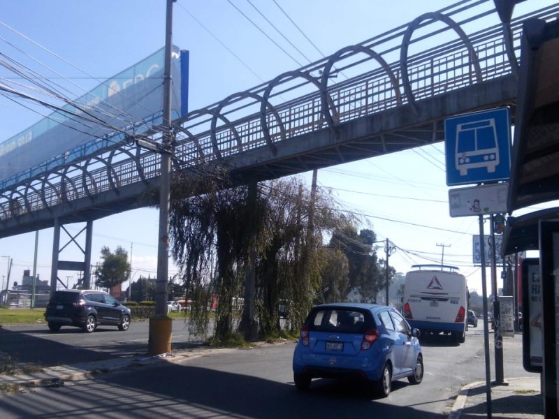 Puentes peatonales blanco de la delincuencia en Metepec