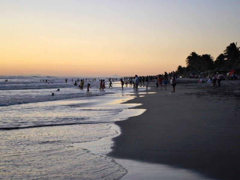 Puerto Arista con baja afluencia turística