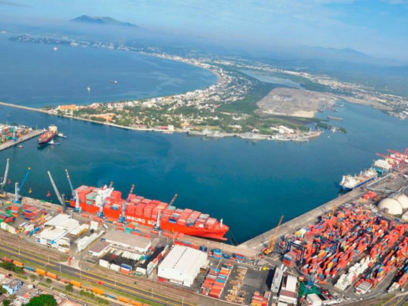 Puerto de Manzanillo anuncia cierre de navegación por huracán 