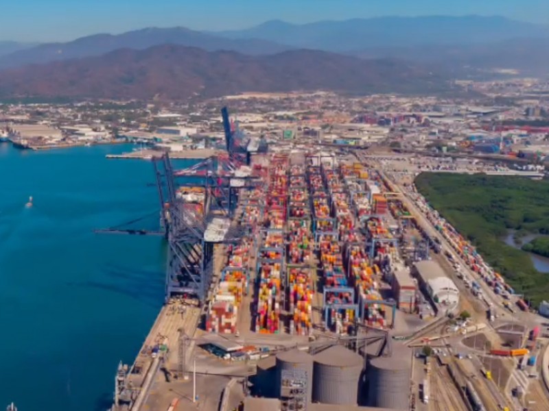 Puerto de Manzanillo, movilizando 28 millones de toneladas de carga