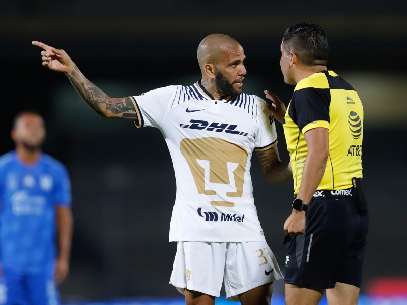 Pumas analiza continuidad de Dani Alves