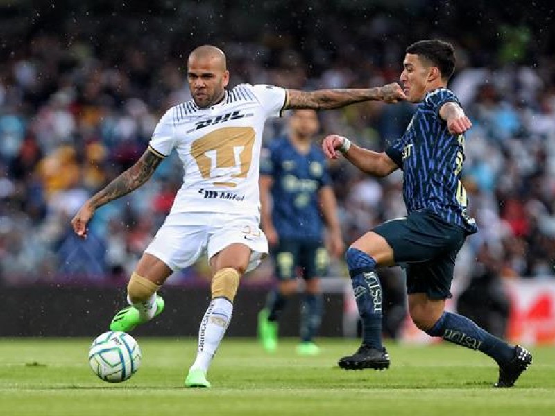 Pumas pide a Dani Alves una indemnización de 5 MDD