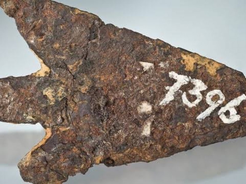 Punta de flecha prehistórica fue fabricada con material extraterrestre