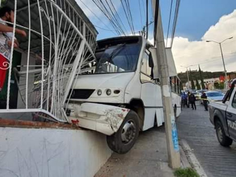 Qrobus a la puerta de la casa...Pero en Los Ciruelos