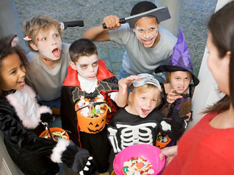 Que niños no pidan dulces en Halloween, exhortan autoridades