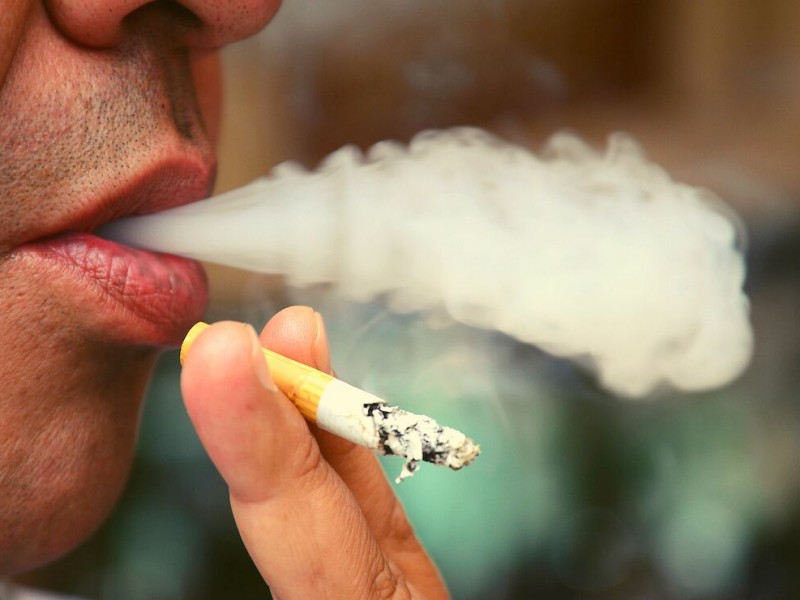Queda prohibido fumar en los lugares públicos de todo México