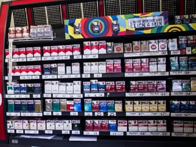 Quedó prohibido exhibir cigarros en puntos de venta