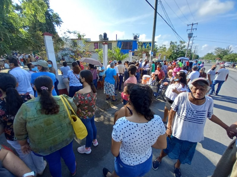 Quejas en jornada de inscripción de 65 y Más Tuxpan