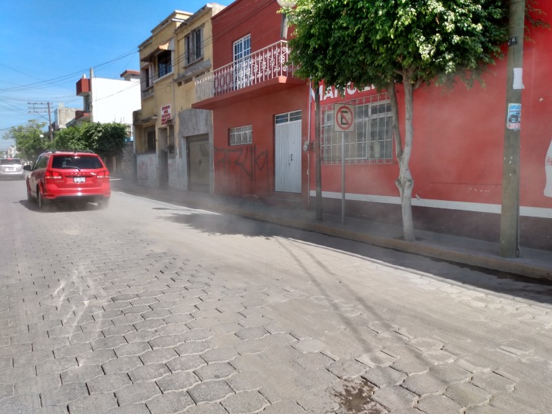 Quejas por polvo generado en reparación de adoquín