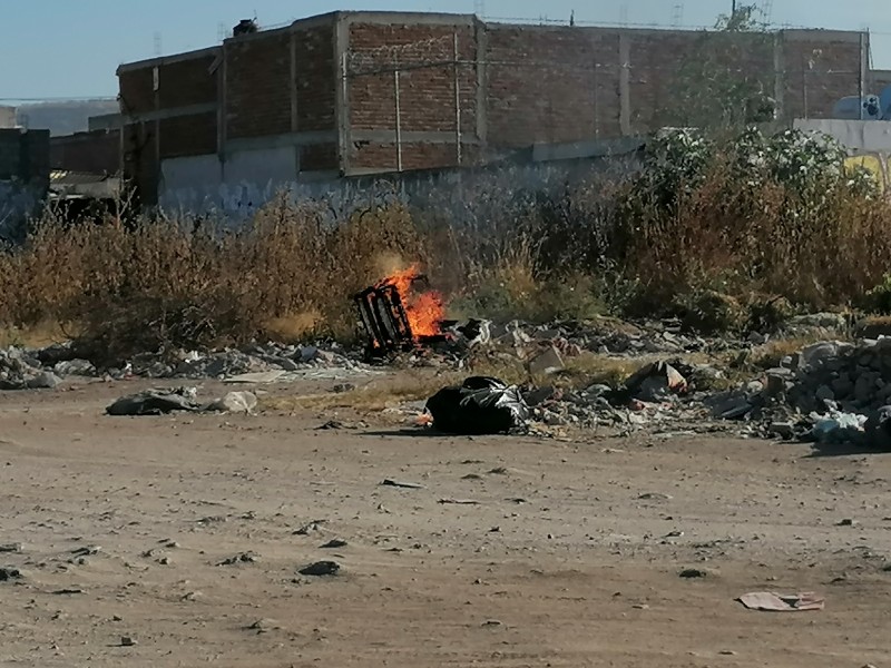 Quema de basura en Villas de Nuestra Señora de la Luz