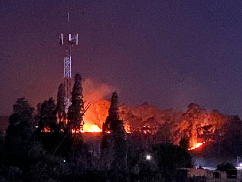 Quema de llantas provoca incendio en Acajete