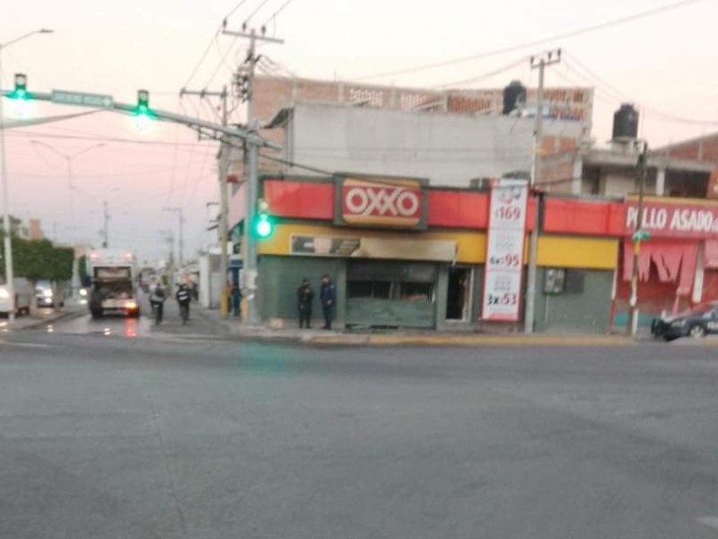 Quema de negocios y ataques en Villagran y Juventino Rosas