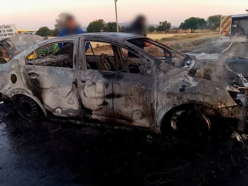Quema de vehículos en Michoacán por abandono de las autoridades
