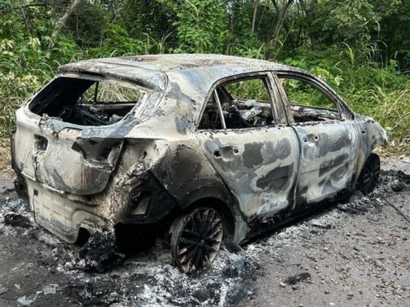 Queman automóvil en camino hacia El Hervidero