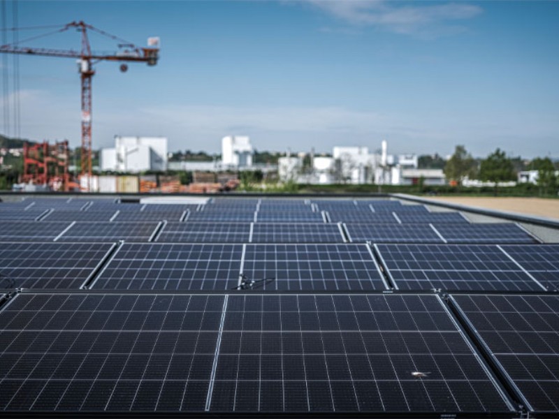 Querétaro alista política para que empresas usen energía solar en parques industriales