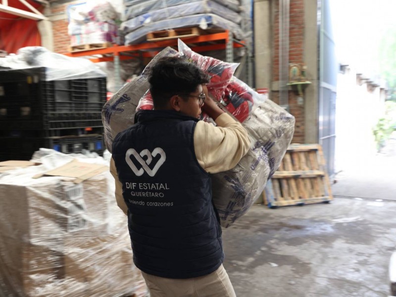 Querétaro envio a través del DIF ayuda humanitaria a Guerrero