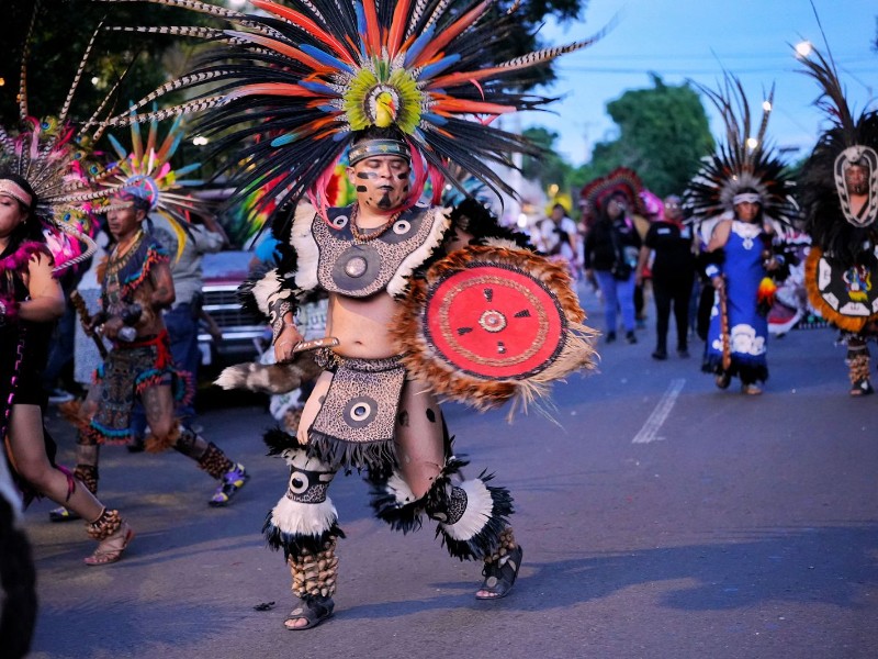 Querétaro se llena de color y fe con danza de los concheros