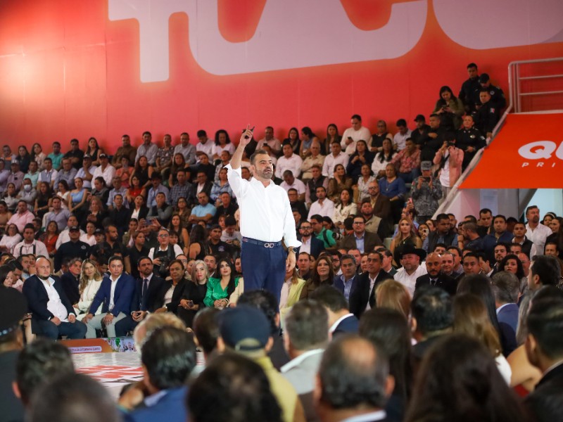 Gerardo Quirino presenta primer informe pese a caos por tormenta