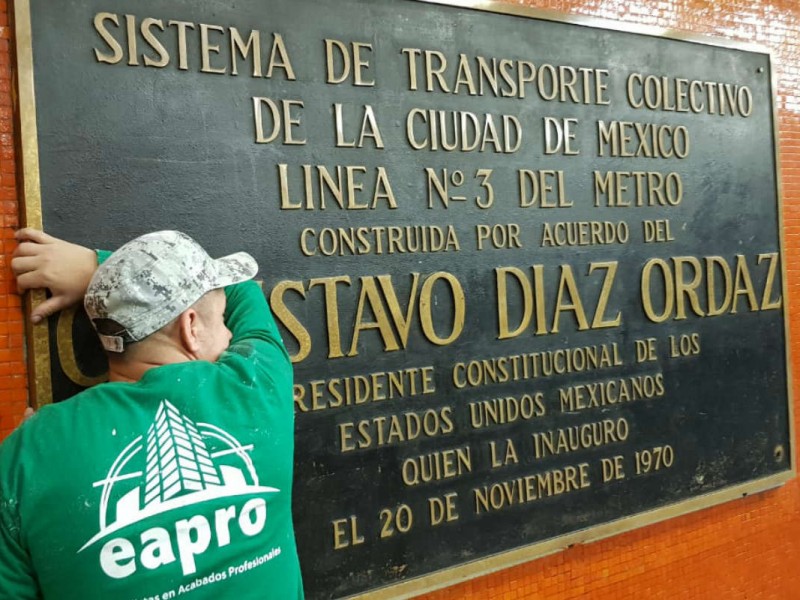 Quitarán del Metro placas de autoridades del 68