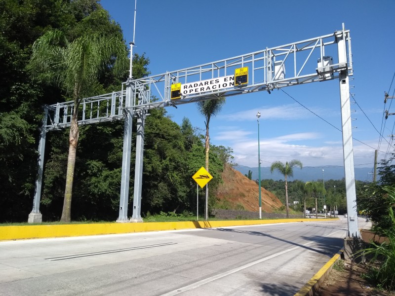 Radares en carretera a Coatepec sólo son informativos