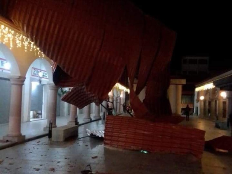 Ráfagas de viento provocan daños en Teziutlán