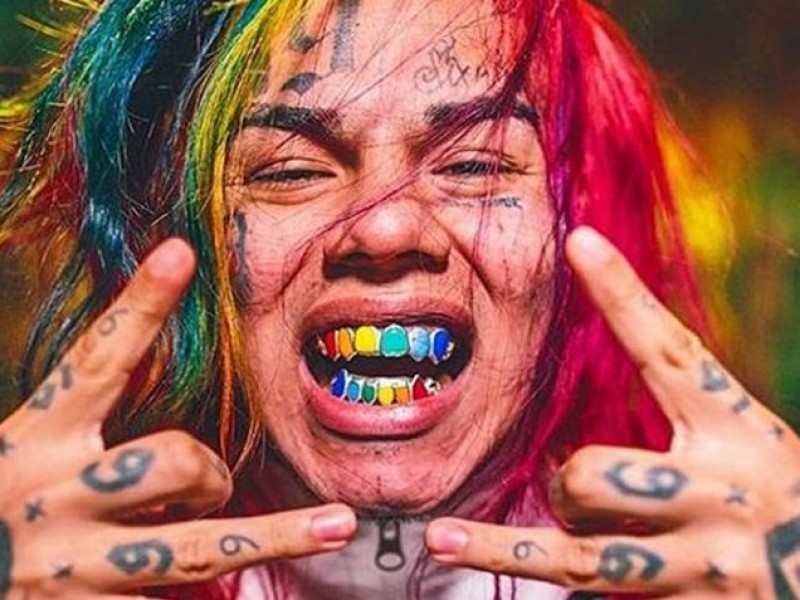 Rapero Tekashi 6ix9ine es hospitalizado en Florida tras golpiza