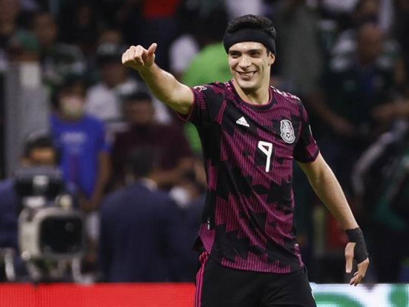 Raúl Jiménez reporta con México pese a lesión