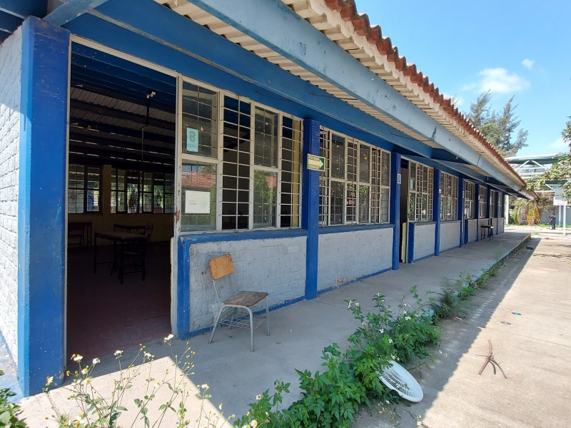 Reabren 20 escuelas tras ser robadas y vandalizadas